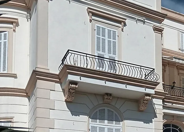 F5 A Raphael アパート